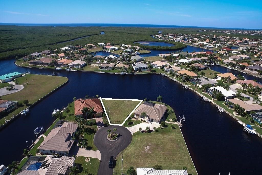 134be314-d2a4-4a8a-a143-254c1b9f532f 300 SEGOVIA DR ,PUNTA GORDA,33950