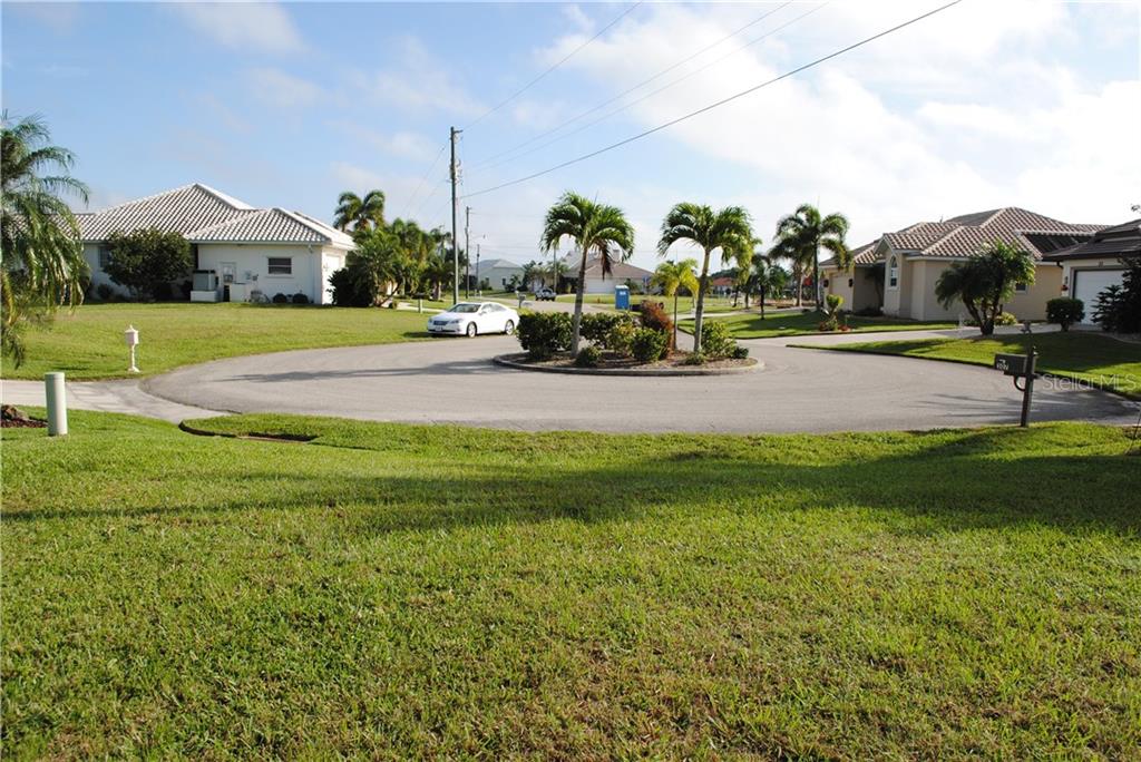 57052710-804c-4c15-ad71-fadad037aabf 300 SEGOVIA DR ,PUNTA GORDA,33950